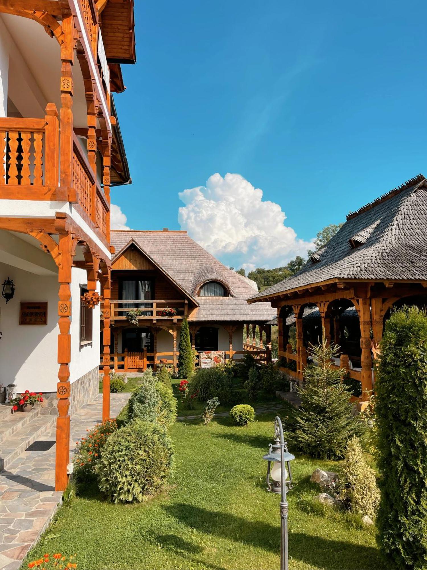 Hotel Glodeanca Extérieur photo