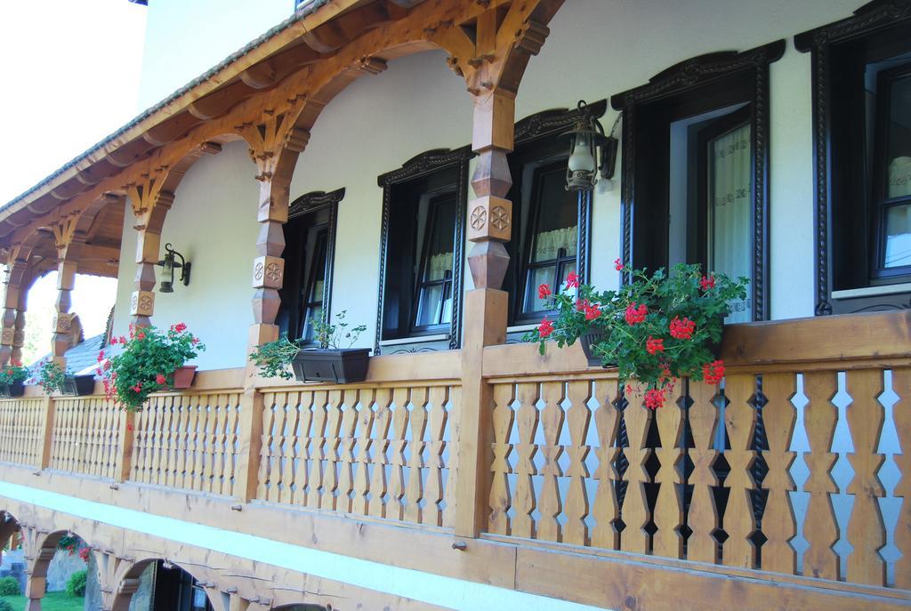 Hotel Glodeanca Extérieur photo